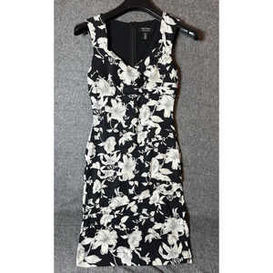 White House Black Market Dress Womens Size 0 Sleeveless Floral Pencil Midi Heart